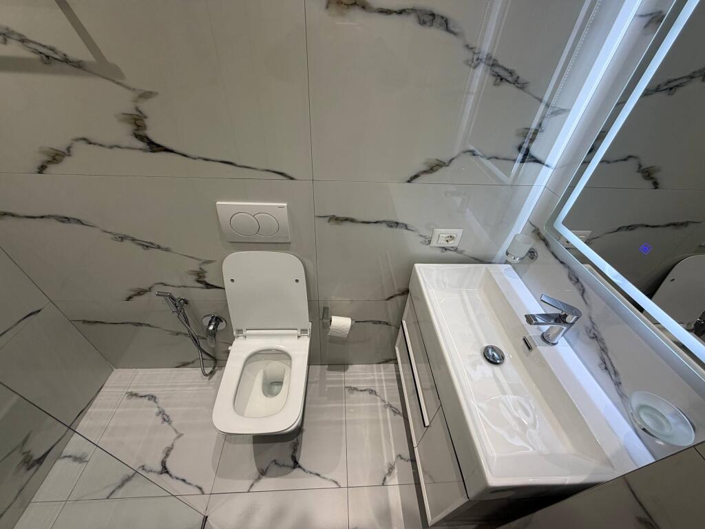 Appartamento 2+1+2 Parcheggio a Colombo al Lago Secco