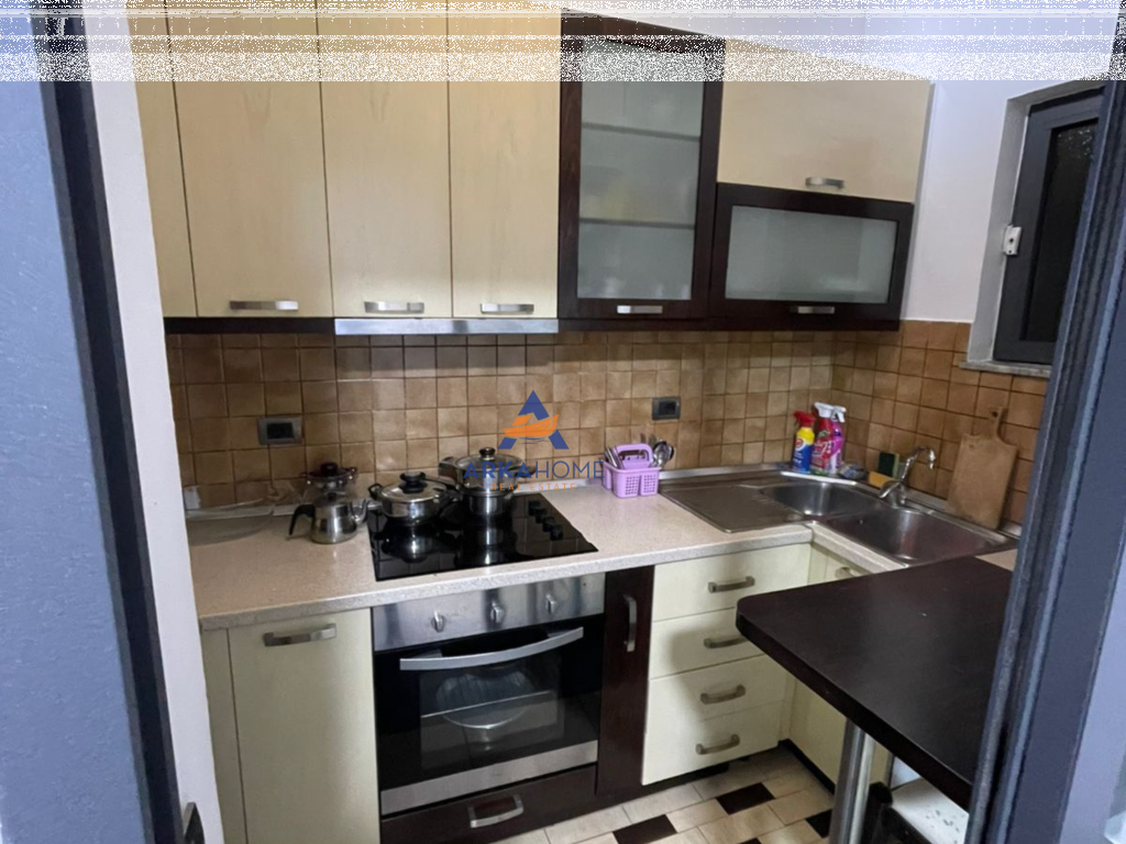 JEPET APARTMENT ME QERA 1+1+BALLKON "RRUGA E ELBASANIT" 60000 LEKE