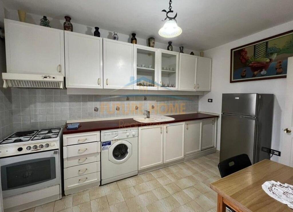 Affitto, Appartamento 3+1+2, Laprake, Tirana.