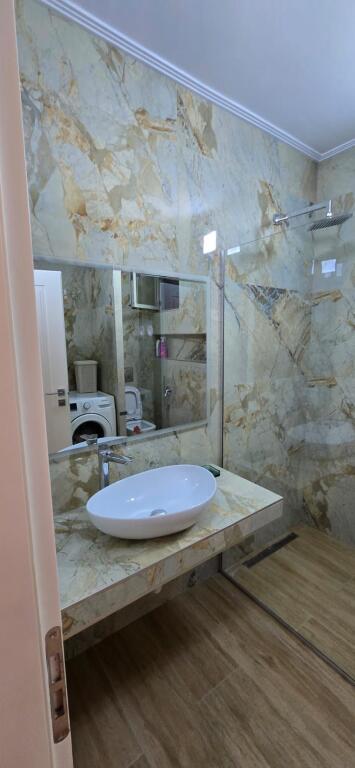 Appartamento Premium  - In Affitto - Prezzo 950 Eur 3+1+2, Tirana