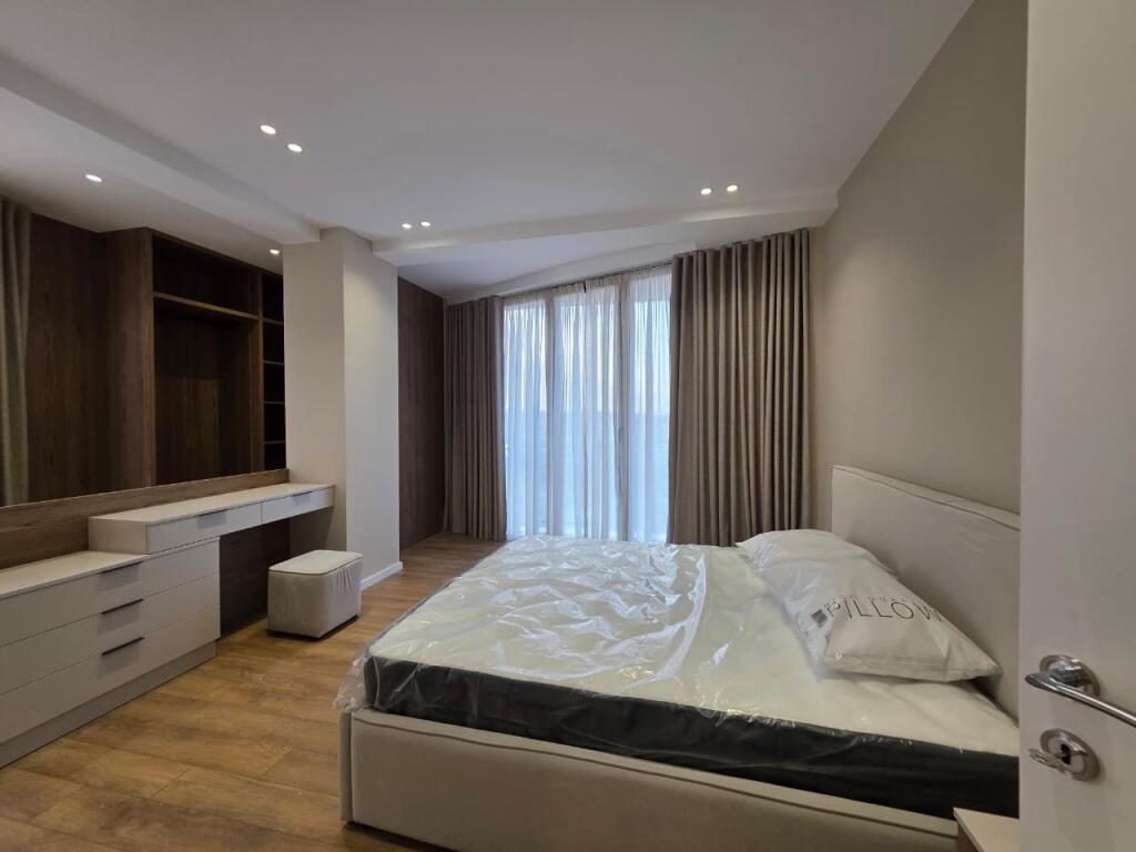 🏡 Apartament Luksoz 2+1 me Qira – Golden Tower, Rruga Mine Peza.