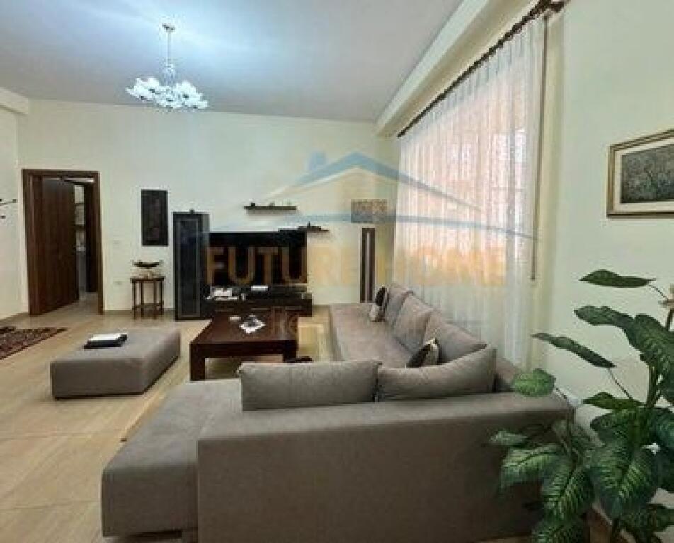 Affitto, Appartamento 2+1+2, Centro !!