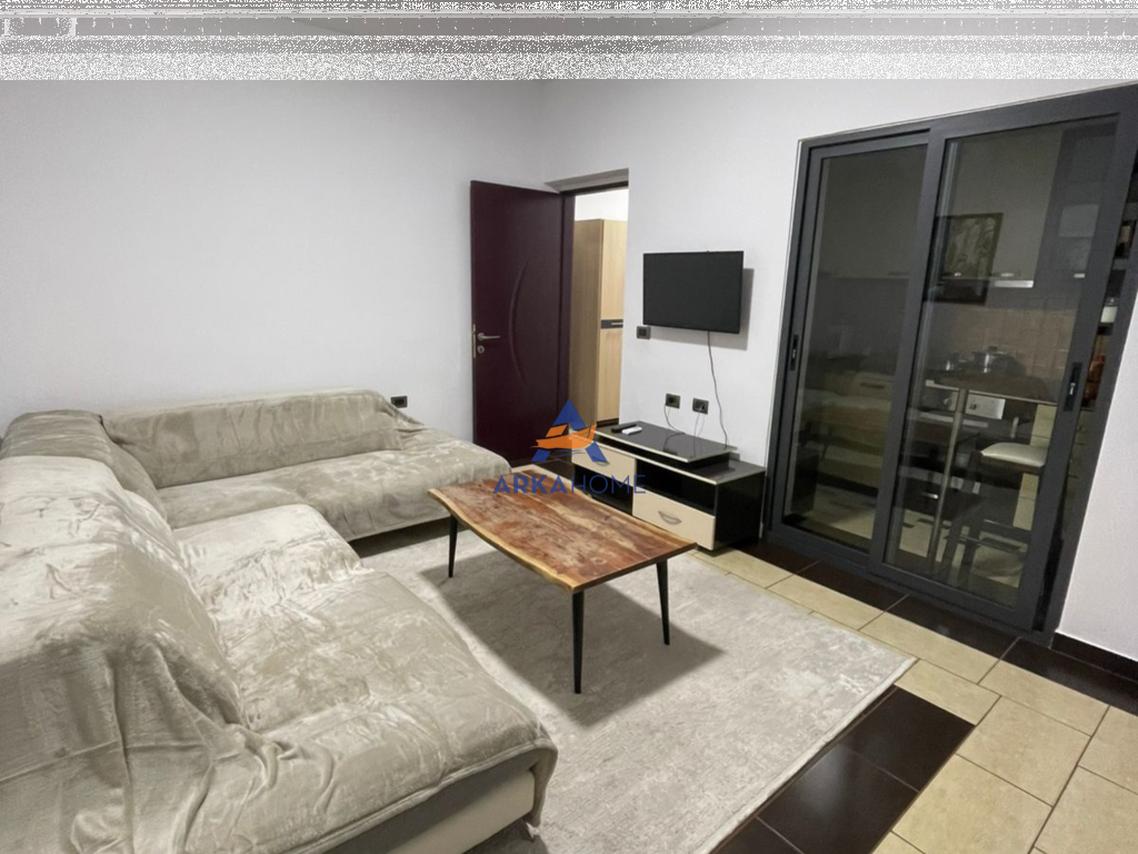 JEPET APARTMENT ME QERA 1+1+BALLKON "RRUGA E ELBASANIT" 60000 LEKE