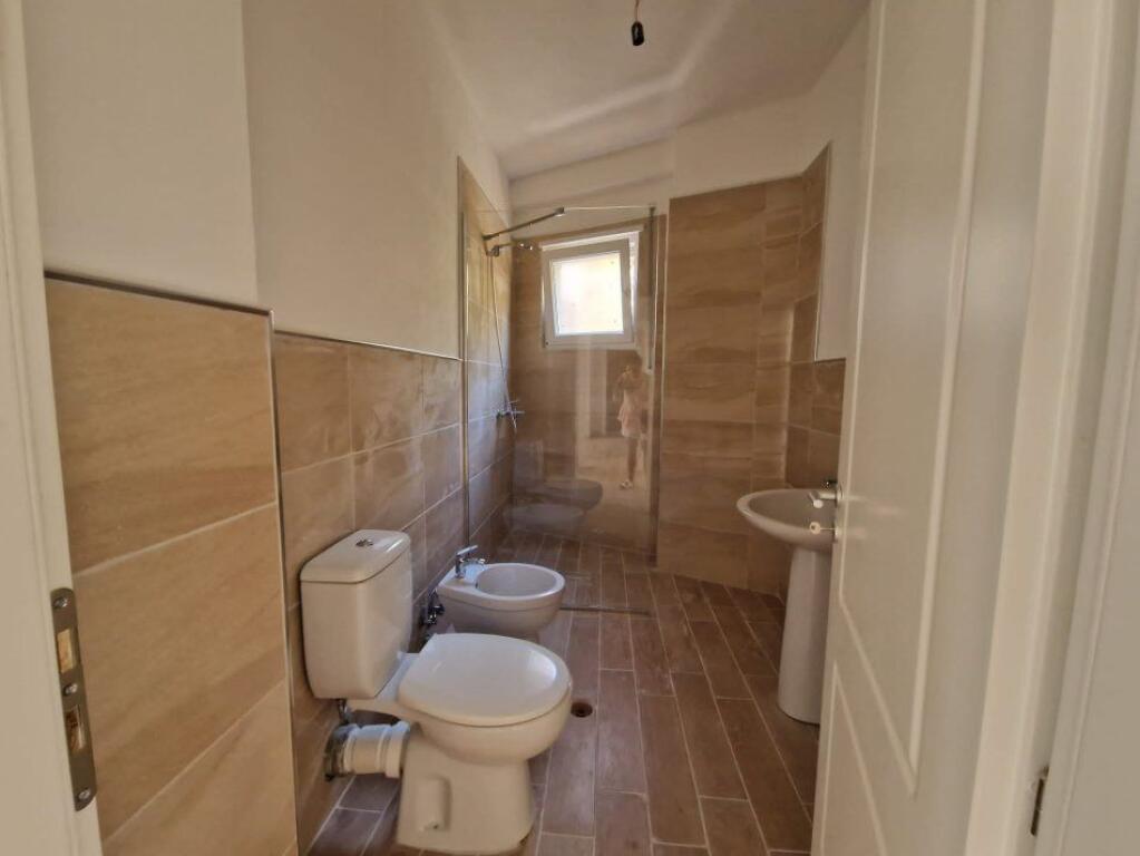 VENDESI APPARTAMENTO 2+1+2 VICINO AL GIARDINO BOTANICO 95.000 €
