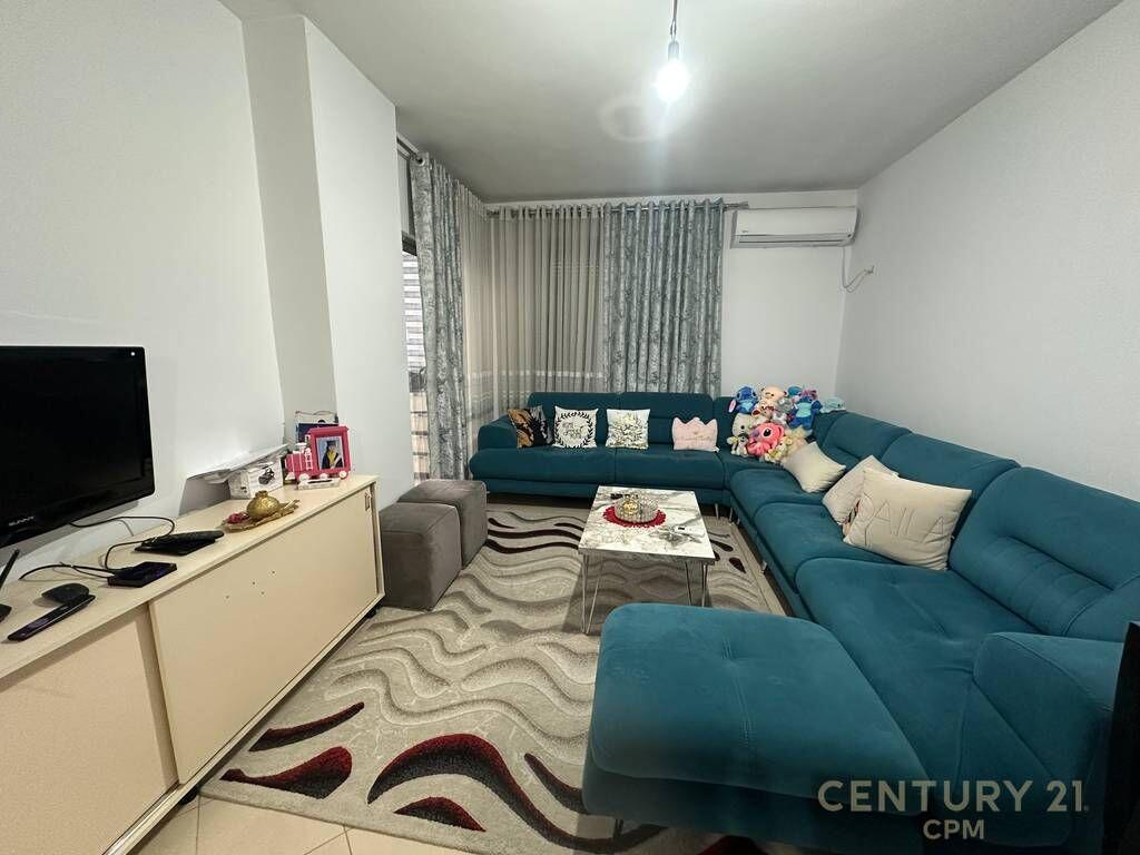 Shitet Apartament ne Kamze Qender, Tirane
