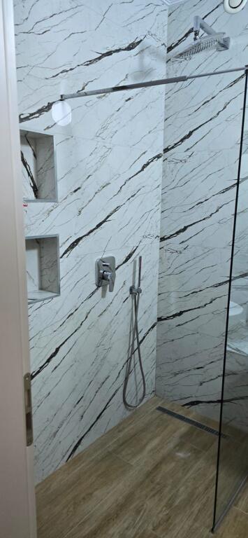 APARTAMENT ME QERA 3+1 KODRA E DIELLIT 1.000 EURO