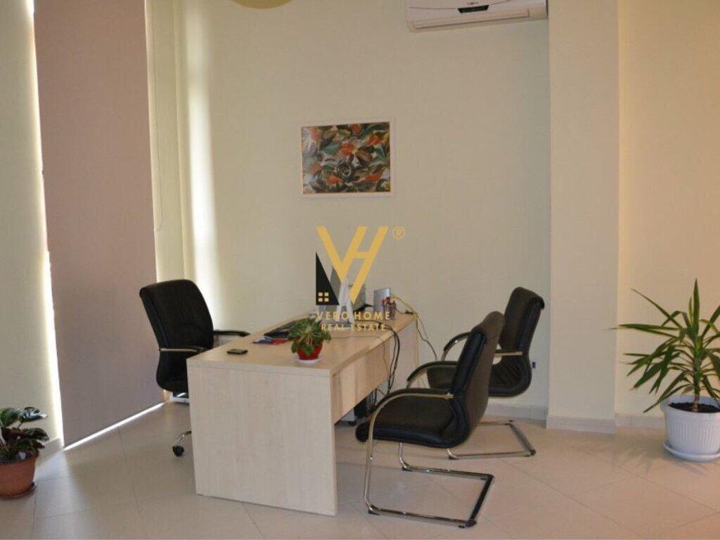 LOCALE COMMERCIALE 40 M2 IN AFFITTO IN VIA DIBRA 48.000 LEKE