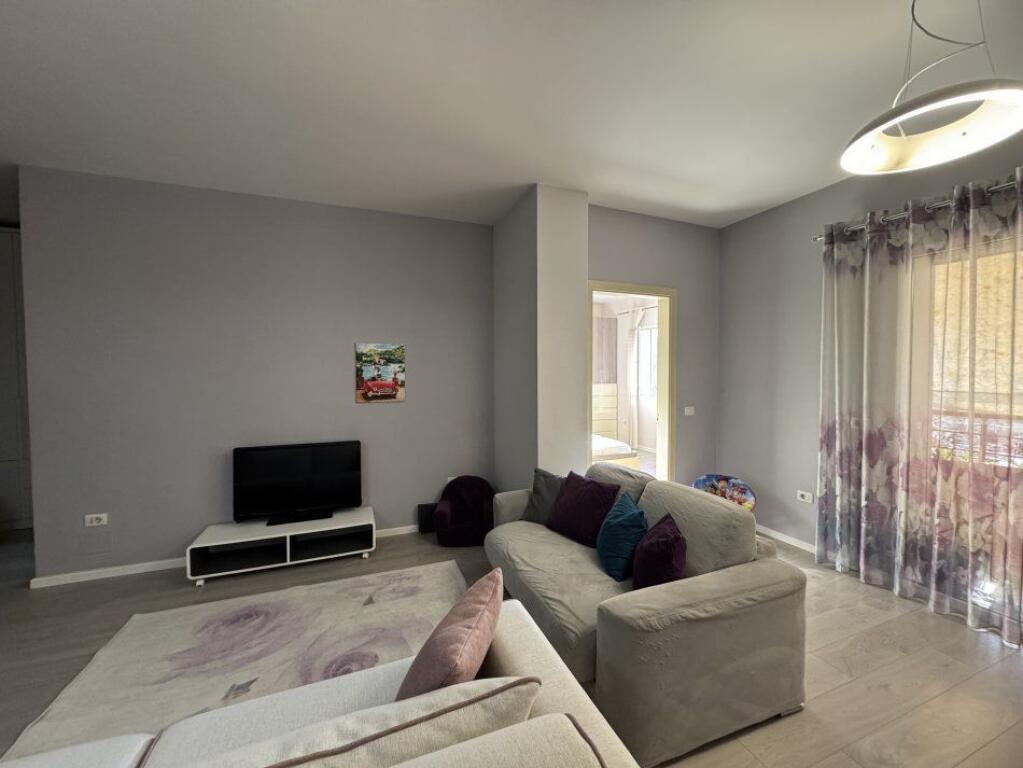 🏡 Apartament 1+1 me Qira – Rruga Jordan Misja!!!