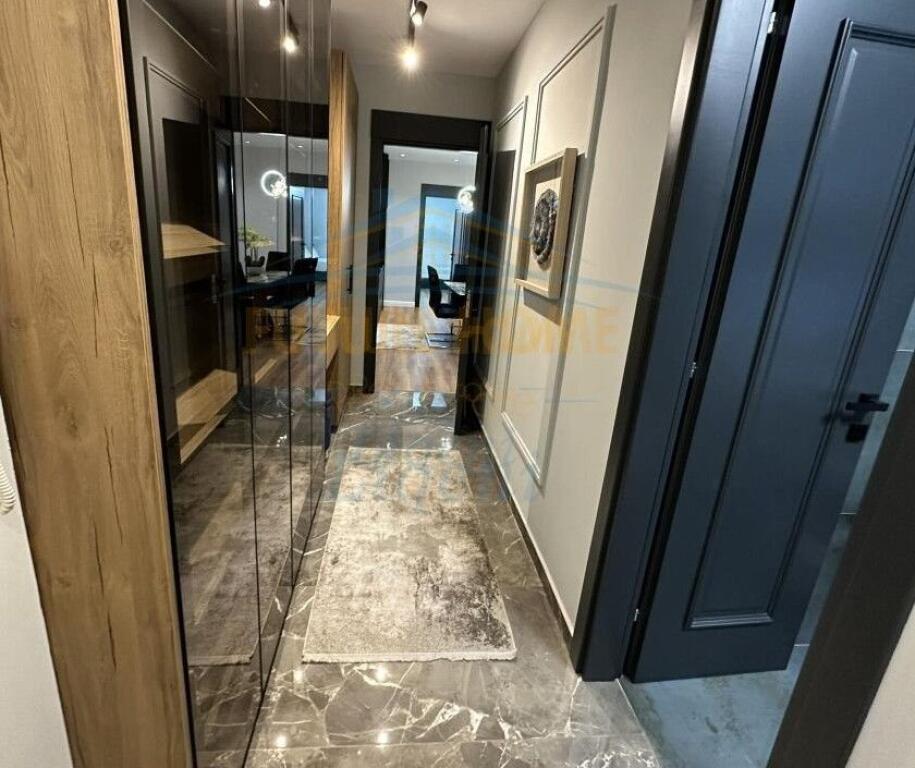 Rent, Apartment 3+1+Parking Space, Kavaja Street, Garden Building, Tirana.