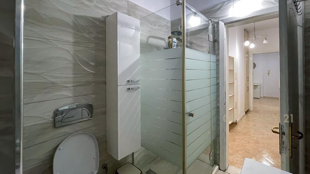 Apartment 2+1+2 for rent at Komuna e Parisit!