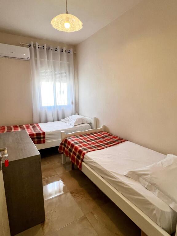Shitet Apartament 3+1+2