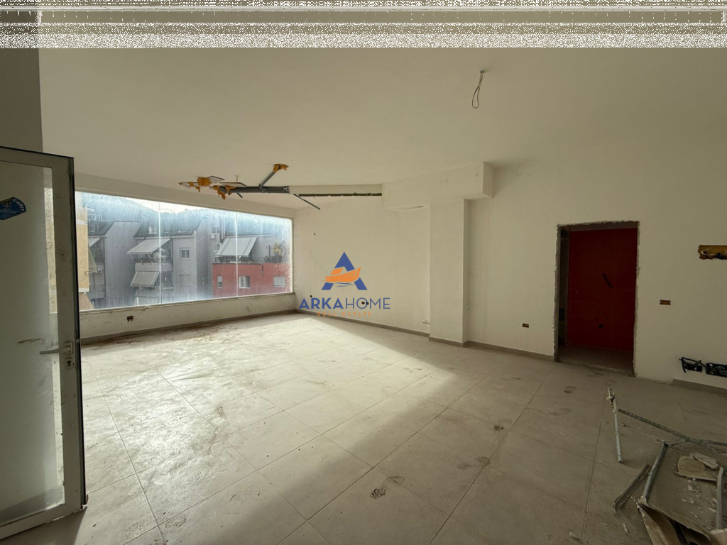 UNITÀ COMMERCIALE IN VENDITA 79M2 "AL LAGO ASCIUTTO, VIA HAMDI GARUNJA" 146.260 EURO