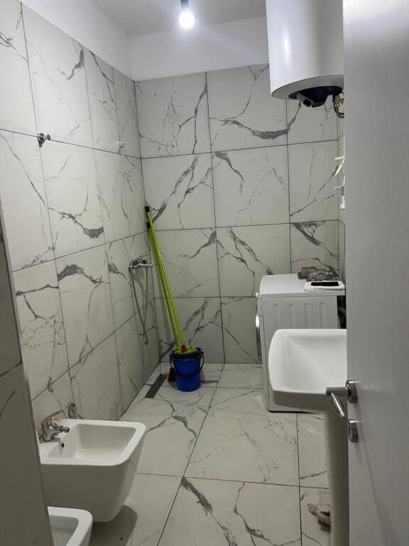 APARTAMENT NE SHITJE 1+1 TE UNIVERS CITY