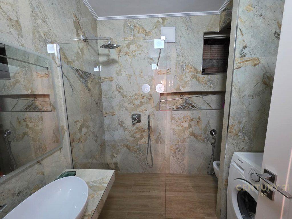 Apartment 3+1+2 at Eleonora Njesia 13. For Rent 900 € /Month Total Area  118m2