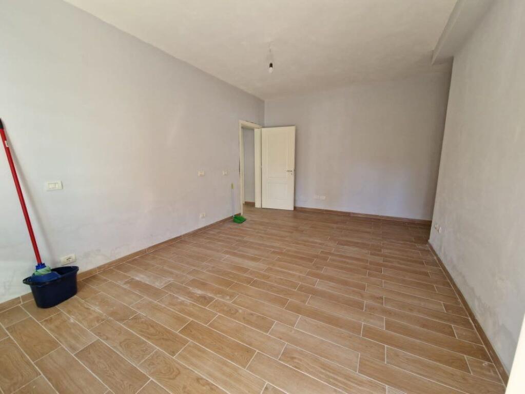 VENDESI APPARTAMENTO 2+1+2 VICINO AL GIARDINO BOTANICO 95.000 €