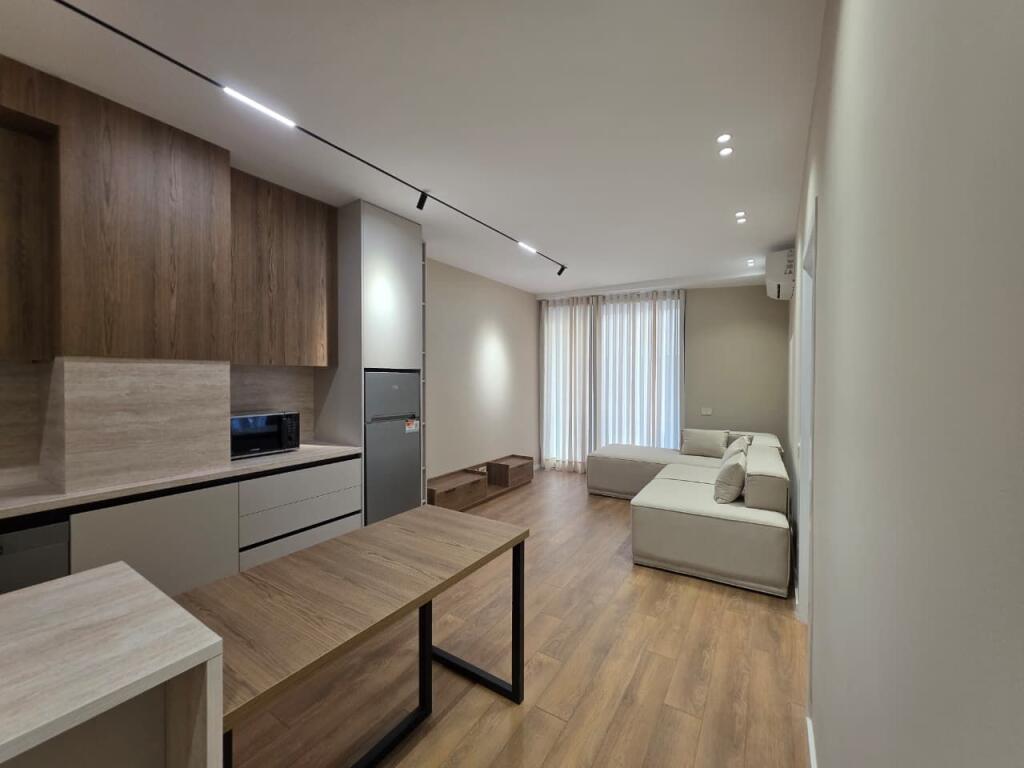 🏡 Apartament Luksoz 2+1 me Qira – Golden Tower, Rruga Mine Peza.