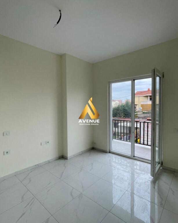 BUSINESS PREMISES FOR RENT – BLUE BOULEVARD, KAMËZ