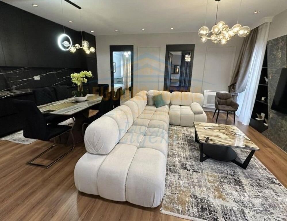 Rent, Apartment 3+1+Parking Space, Kavaja Street, Garden Building, Tirana.