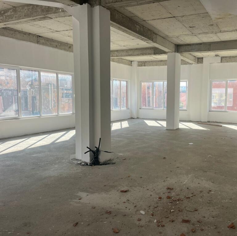 UFFICIO IN AFFITTO 500 M2 VIA DIBRA 4.000 EURO