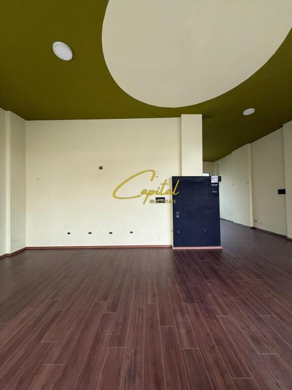 NEGOZIO IN AFFITTO 75 M2 CITTA STUDENTESCO 800 EURO