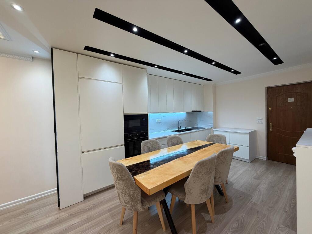 Appartamento 2+1+2 Parcheggio a Colombo al Lago Secco