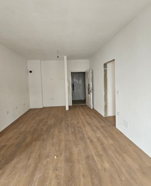 🏡 Apartment 2+1+2 for Sale – Tirana Complex Entry 2