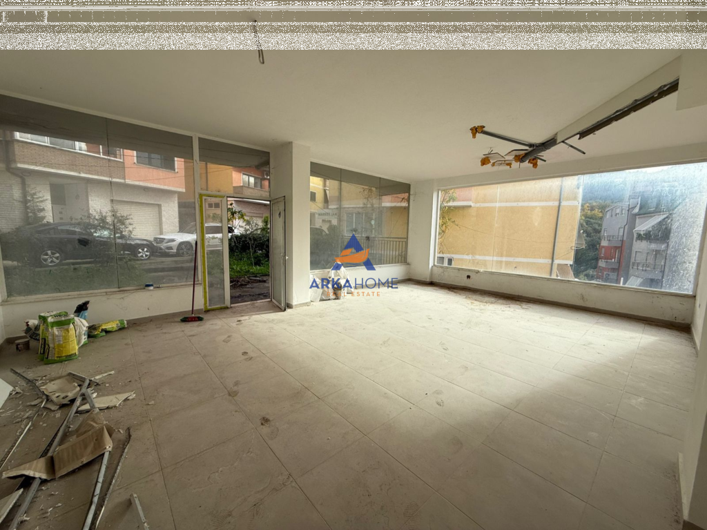 UNITÀ COMMERCIALE IN VENDITA 79M2 "AL LAGO ASCIUTTO, VIA HAMDI GARUNJA" 146.260 EURO