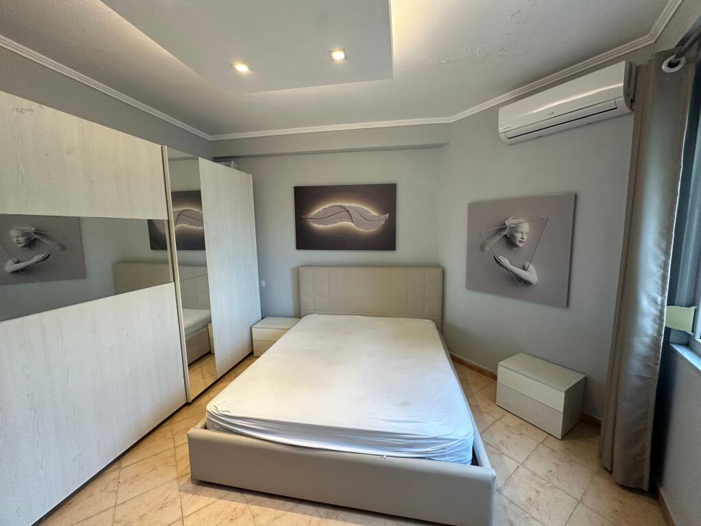 Apartament 1+1 në qendër të Durrësit, pallati i sportit