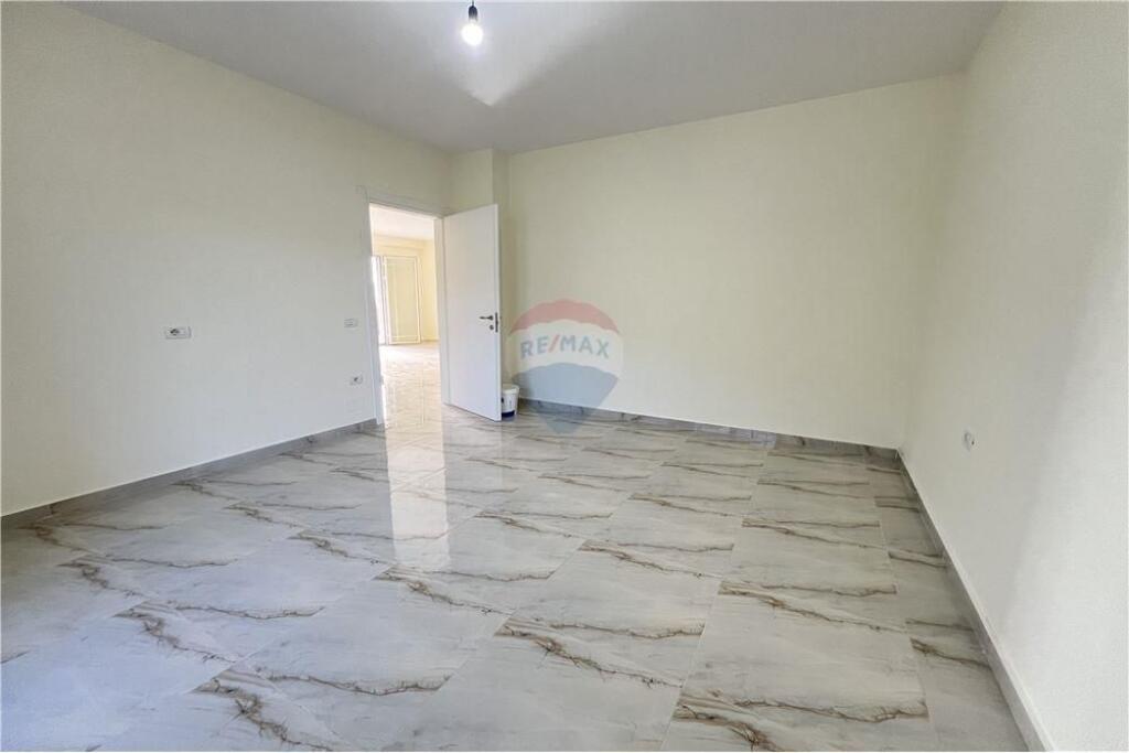 🏡 Apartament 2+1 – Për Shitje | Lungomare, Vlorë