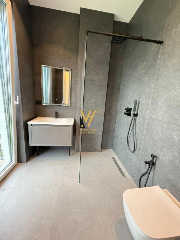 THREE-STOREY VILLA FOR SALE IN REZ.FOREST, LIQENI THATE 1,500,000 EURO
