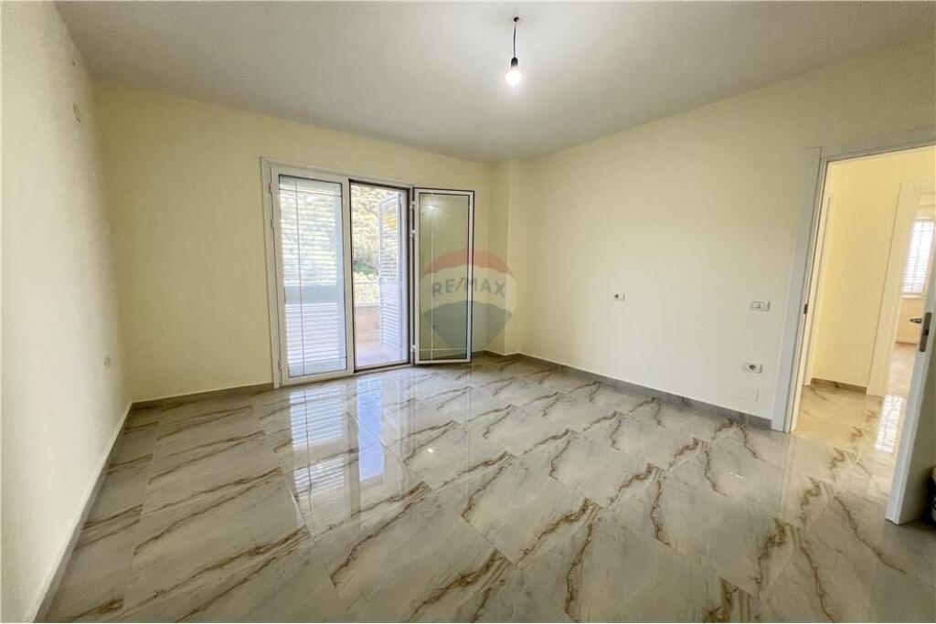 🏡 Apartament 2+1 – Për Shitje | Lungomare, Vlorë