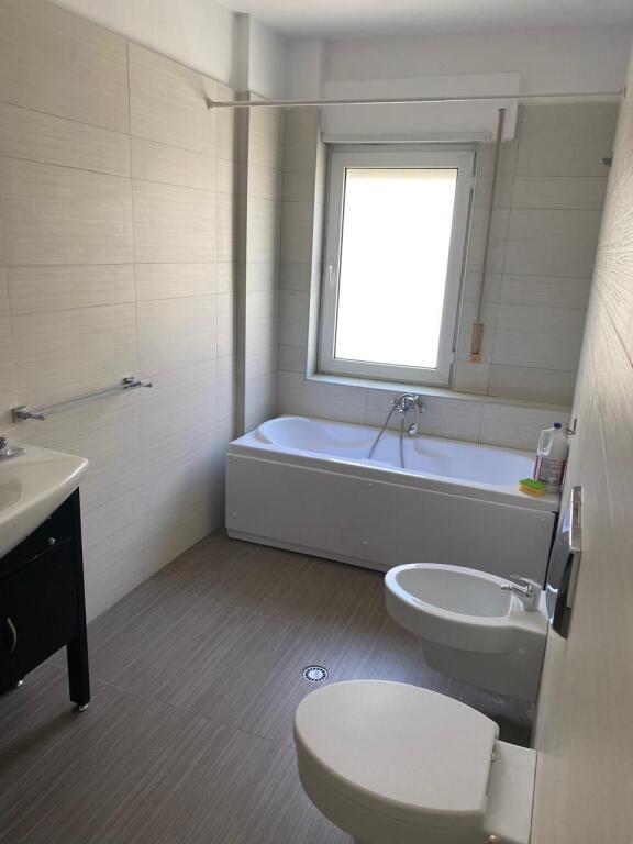 🏡 Apartament për shitje / qira