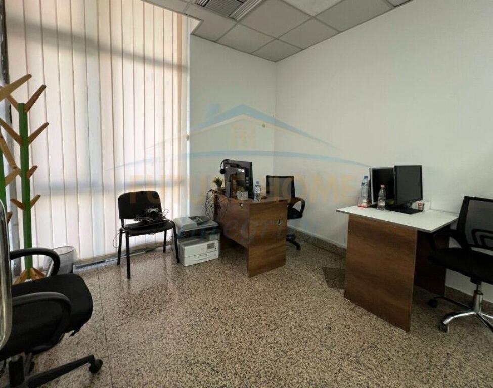Affitto, Spazio Commerciale per Uffici, Blloku, Tirana..!