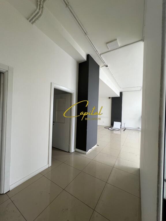 LOCALE COMMERCIALE IN AFFITTO 105 M2 Via Teodor Keko 900 EURO