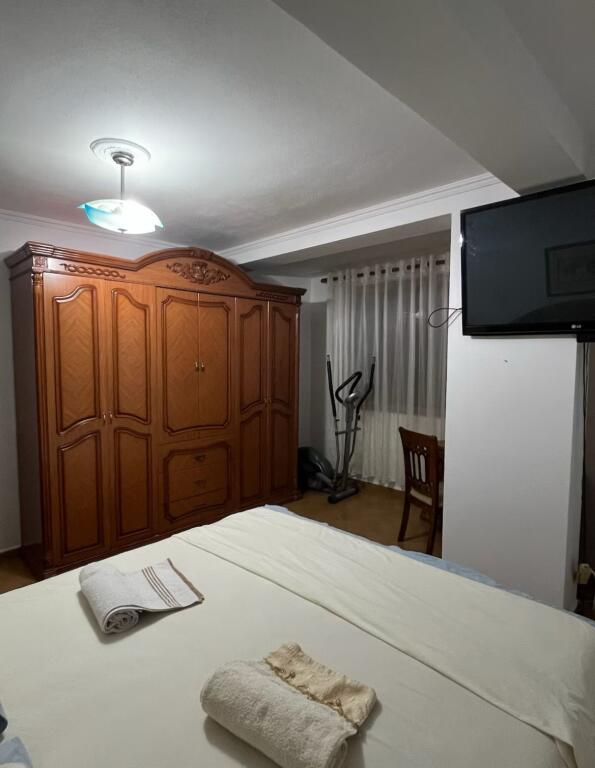 Apartament me qera 2+1 - 📍Mozaiku Tiranës, 21 Dhjetori
