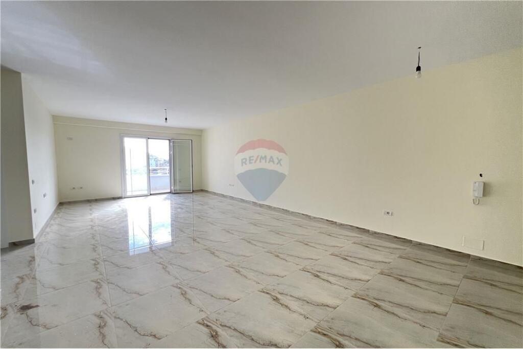 🏡 Apartament 2+1 – Për Shitje | Lungomare, Vlorë