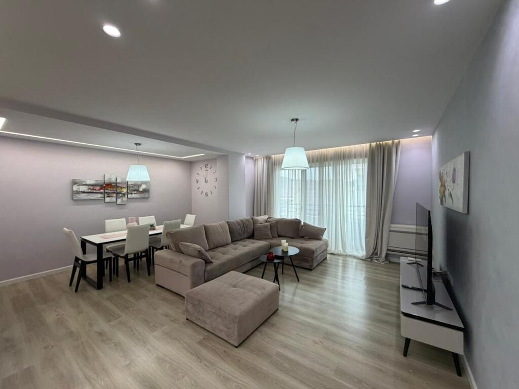 Apartament 3+1+Parking per qira tek Sunrise Residence prane TEG.