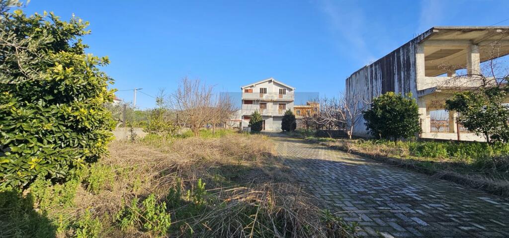 🏡 CASA PRIVATA SU 3 PIANI CON TERRENO – IN VENDITA 🏡 📍 Manëz, Durrës
