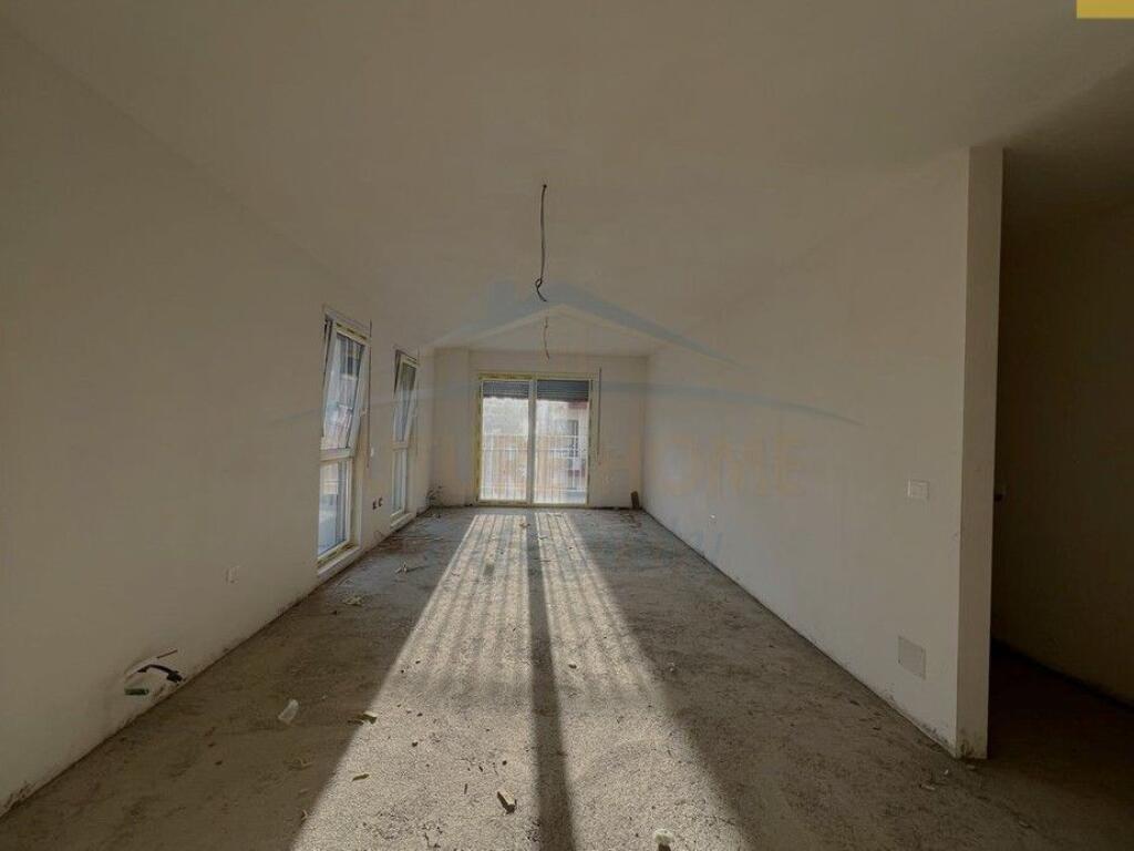 For sale, Apartment 2+1+2, Xhamlliku, Tirana.