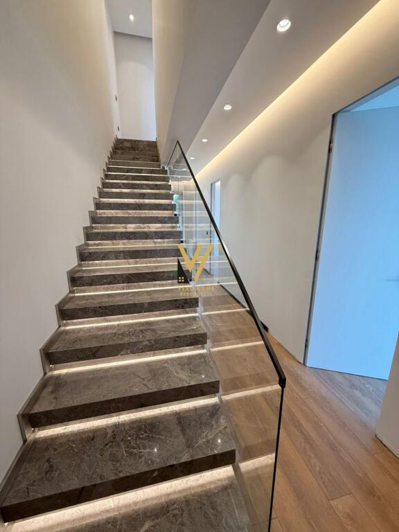 THREE-STOREY VILLA FOR SALE IN REZ.FOREST, LIQENI THATE 1,500,000 EURO
