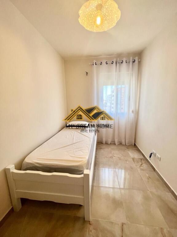 SHITET SUPER APARTAMENT 3+1+2 AFER ISH RAJONIT DURRES !!!