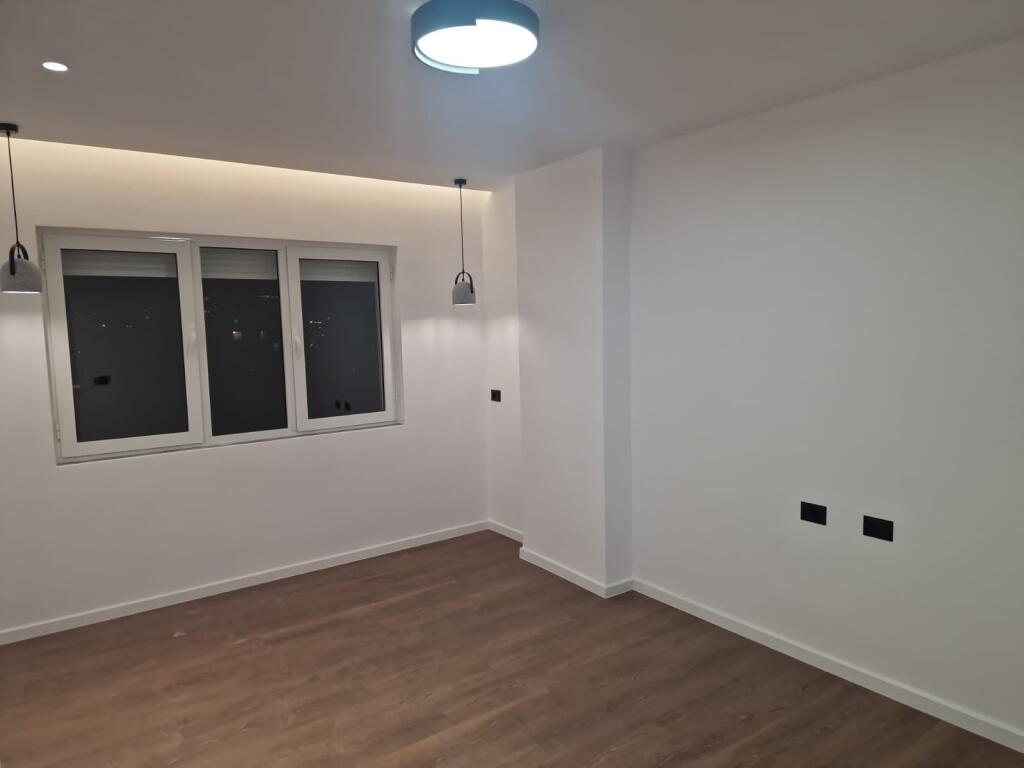 KOMUNA E PARISIT, shesim nje super apartament 2+1+2