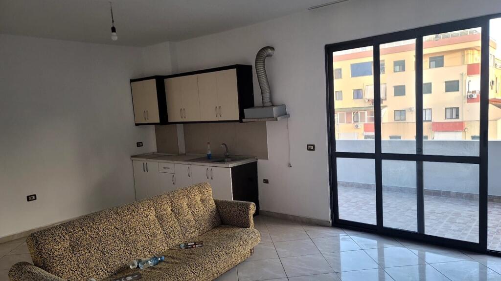For rent 2+1 empty with counter buffet in Astir