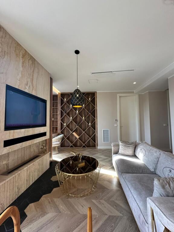 APARTMENT 1+1 + PARKING FOR RENT AT PARK GATE