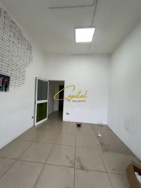 LOCALE COMMERCIALE IN AFFITTO 105 M2 Via Teodor Keko 900 EURO