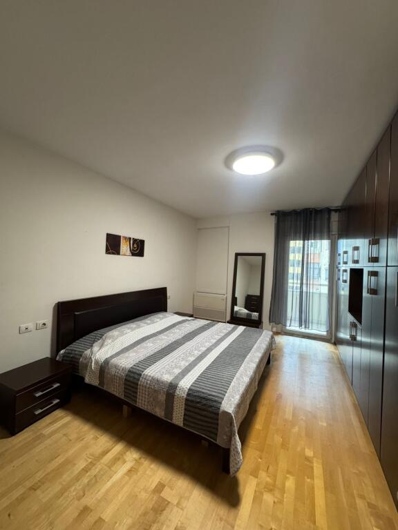 Jepet me qira apartament 2+1 te Atsh prane Pazarit te Ri