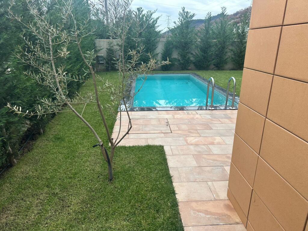 🏡 JEPET ME QIRA VILE 3+1+3 prane TEG me Pishine