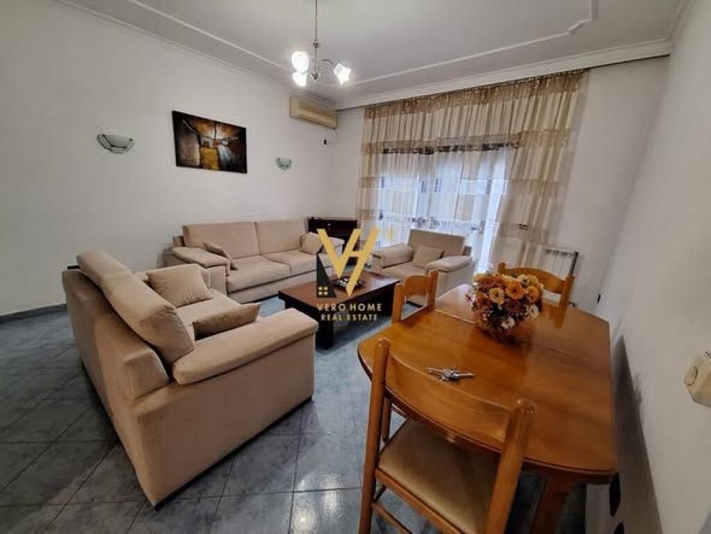 JEPET APARTAMENT 2+1+3 BLK ME QERA TE BULEVARDI I RI 55.000 LEKE