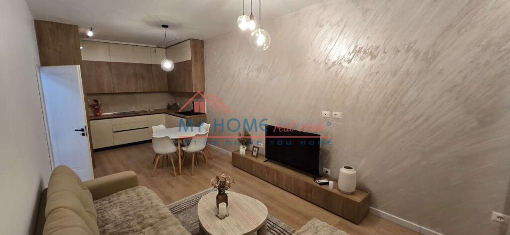 Appartamento 2+1 in affitto Via Barrikadave a Tirana