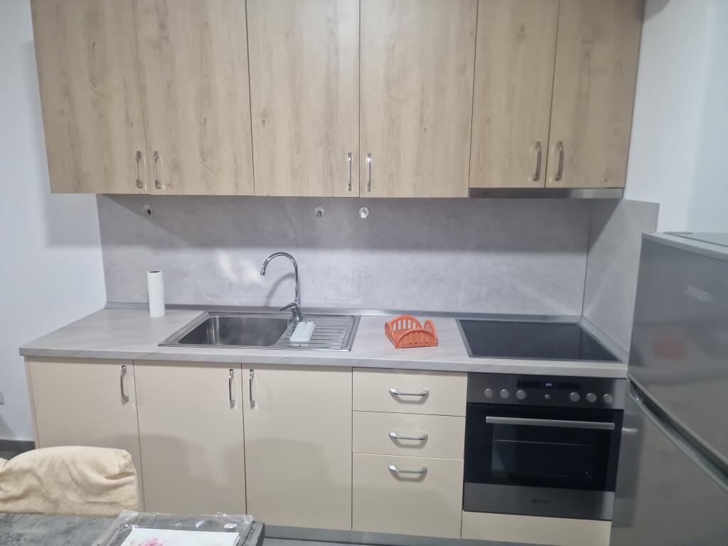 Affittasi appartamento 1+1+parcheggio a Univers City
